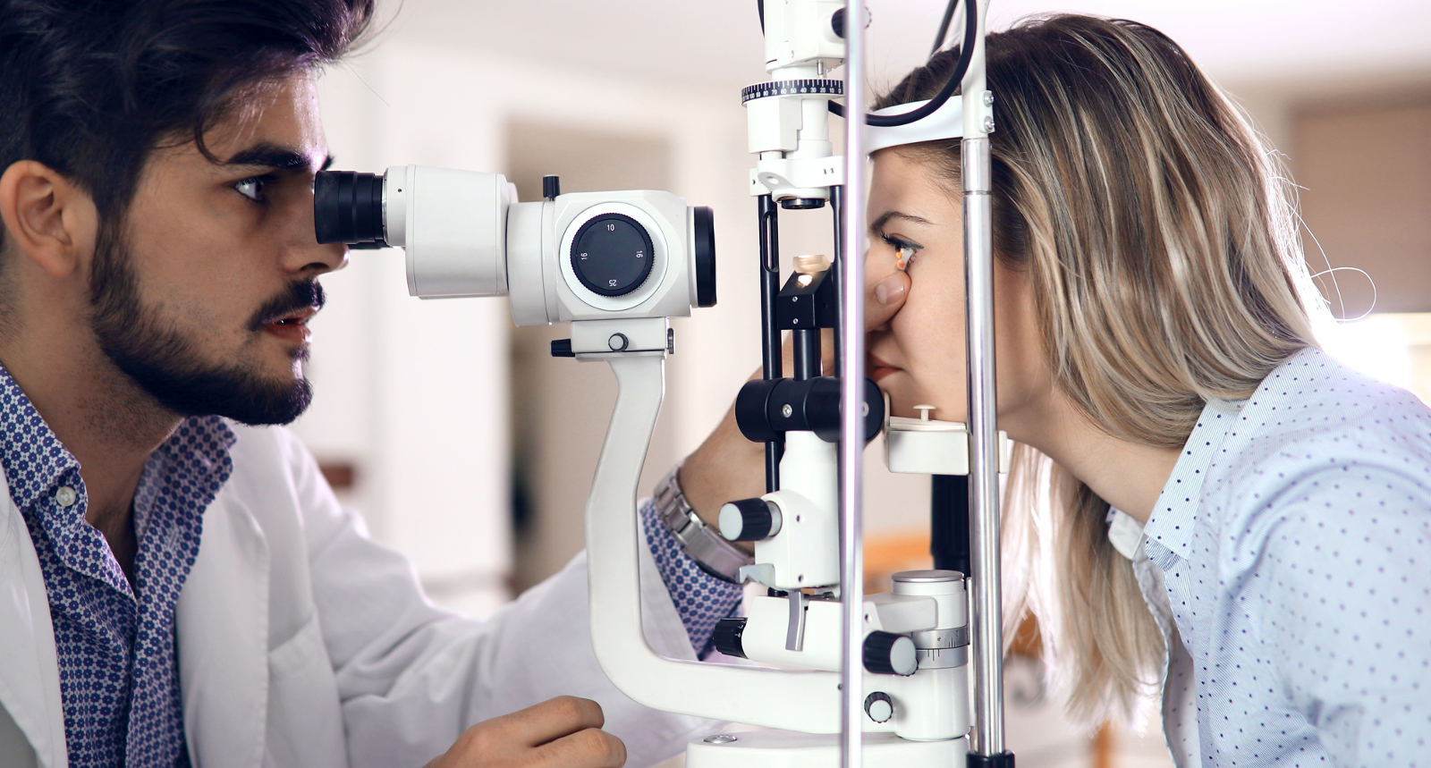 Modelo con astenopia de la Asociación Española de Optometristas Unidos Imagen modelo con astenopia de la Asociación Española de Optometristas Unidos