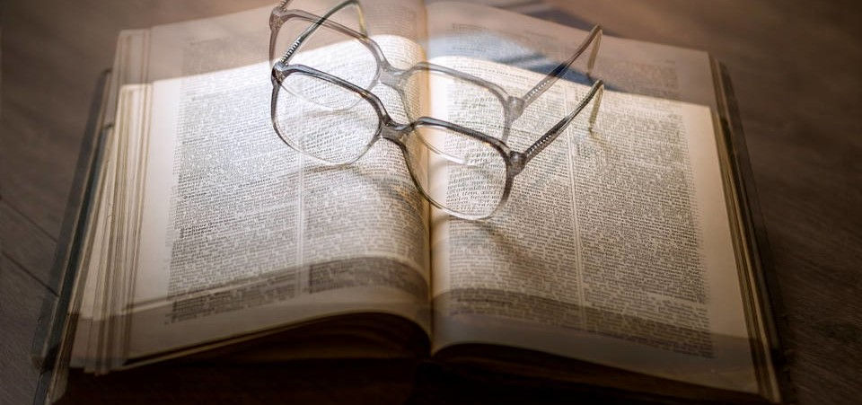 Imagen síntomas y causas de la vista cansada o presbicia de la Asociación Española de Optometristas Unidos Imagen síntomas y causas de la vista cansada o presbicia de la Asociación Española de Optometristas Unidos